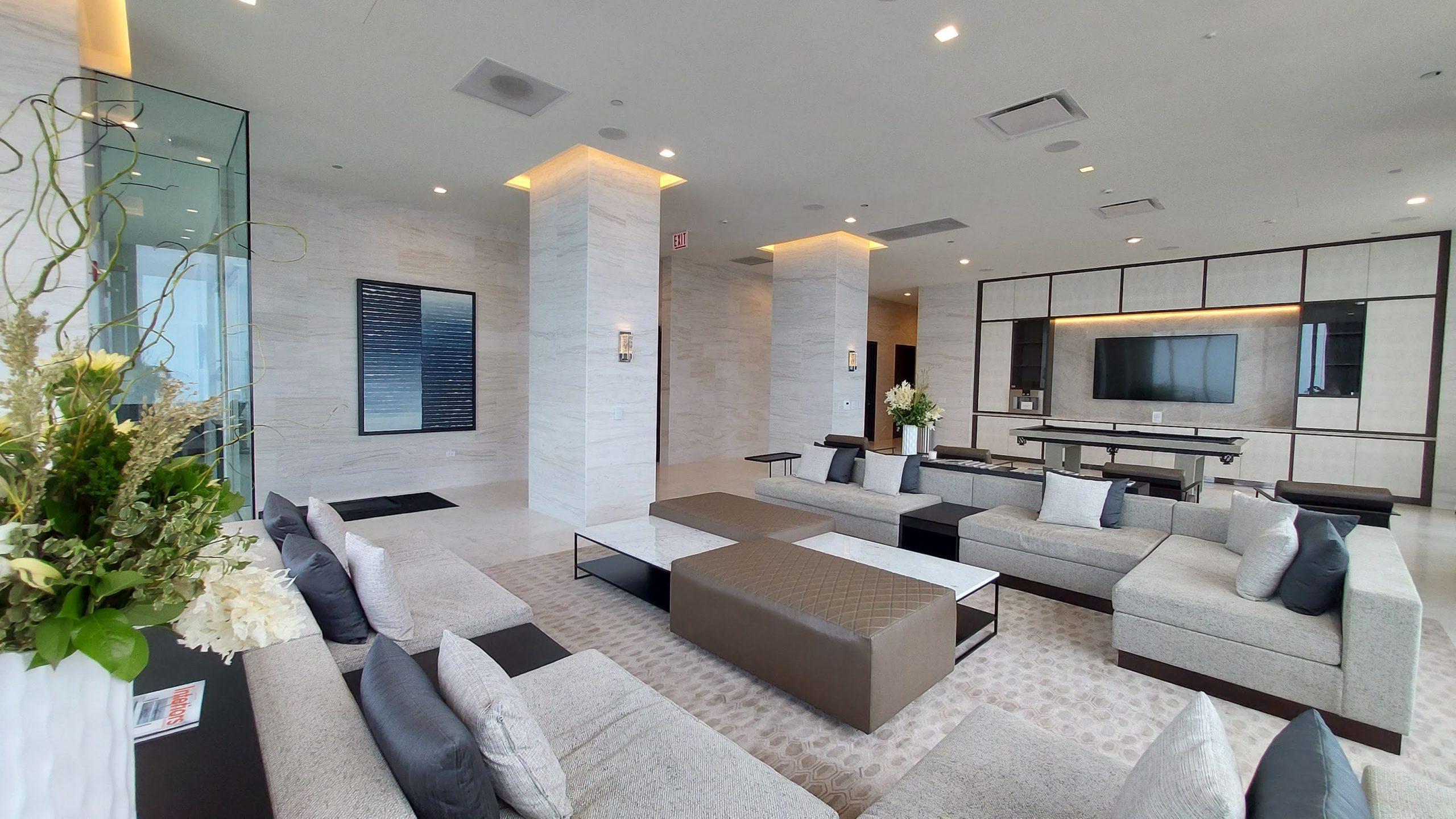 St. Regis Chicago Sky Lounge Seating