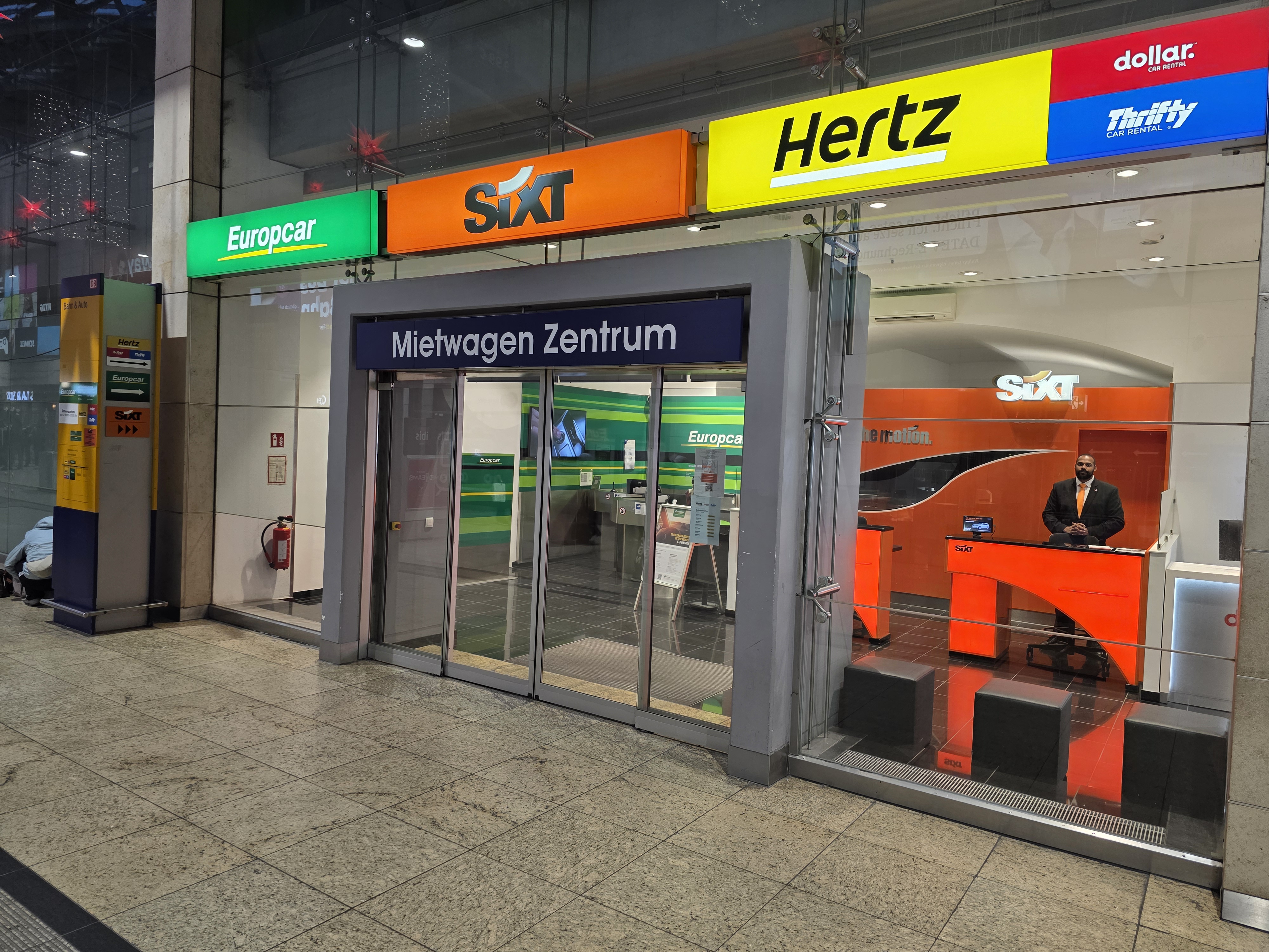 SIXT Autovermietung Köln Hauptbahnhof, Trankgasse 11 im Hbf in Köln
