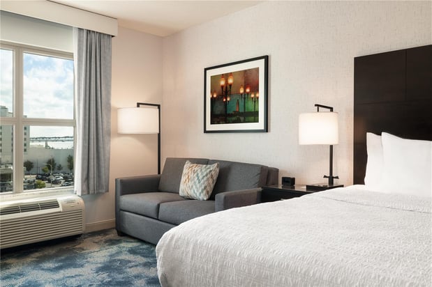 Images Hampton Inn & Suites Baton Rouge Downtown