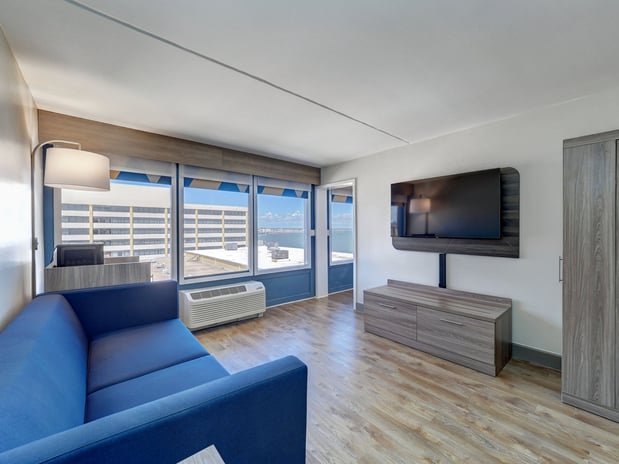 Images Holiday Inn Express Corpus Christi - Beachfront by IHG