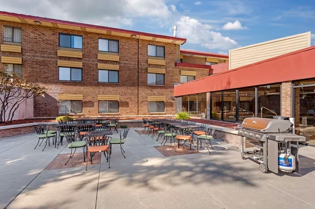 Images Best Western Plus Landmark Inn