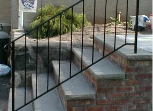 Simple, All Straight Ballister Ornamental Iron Railing