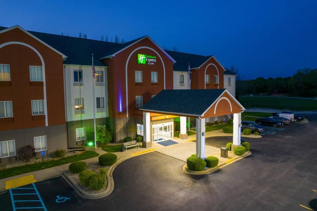 Images Holiday Inn Express & Suites Bedford by IHG