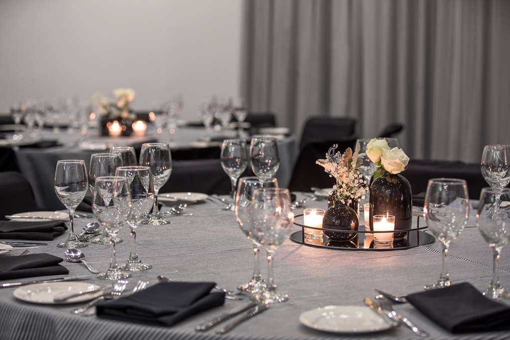 Images Radisson Hotel on Flagstaff Gardens Melbourne