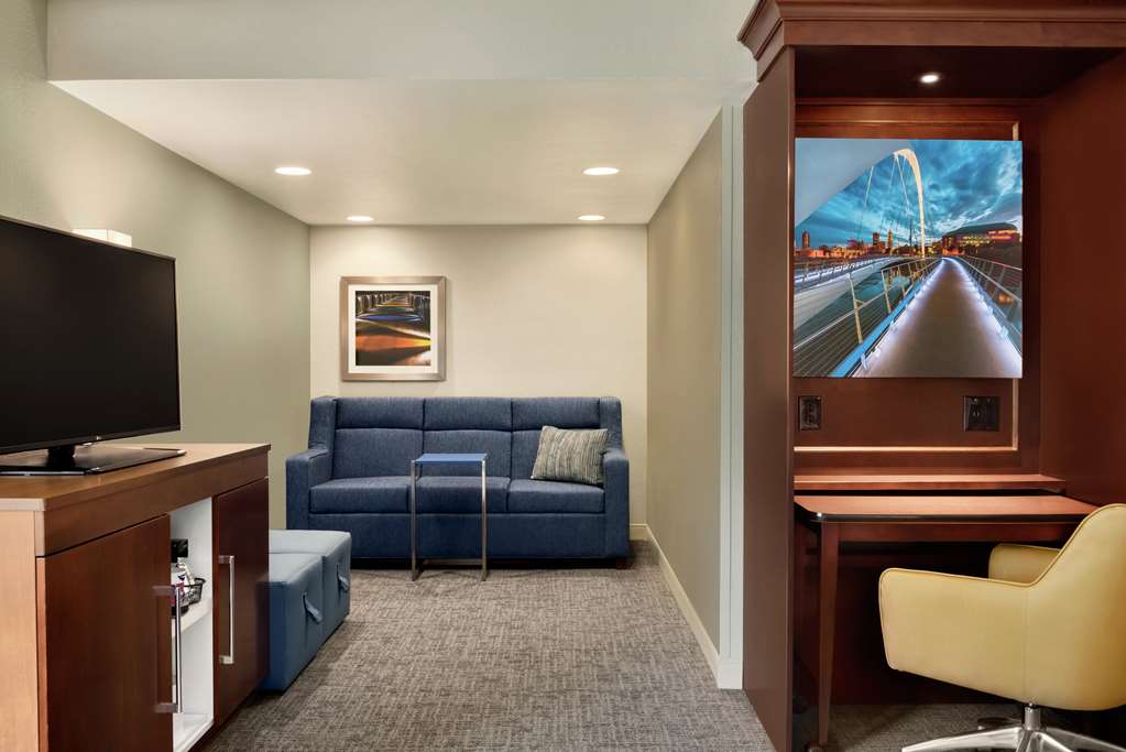 Guest room