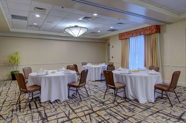 Images Hilton Garden Inn Norwalk
