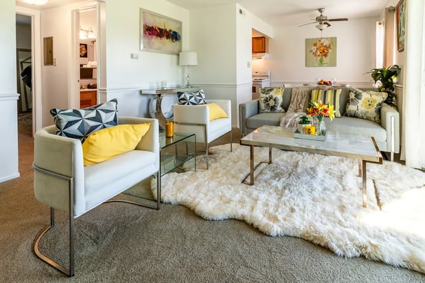 Images Pickwick Farms Apartments