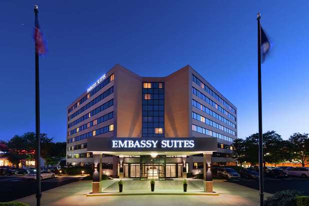 Images Embassy Suites by Hilton Tysons Corner