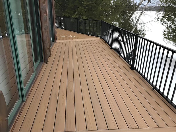 Images LakeLife Deck Company