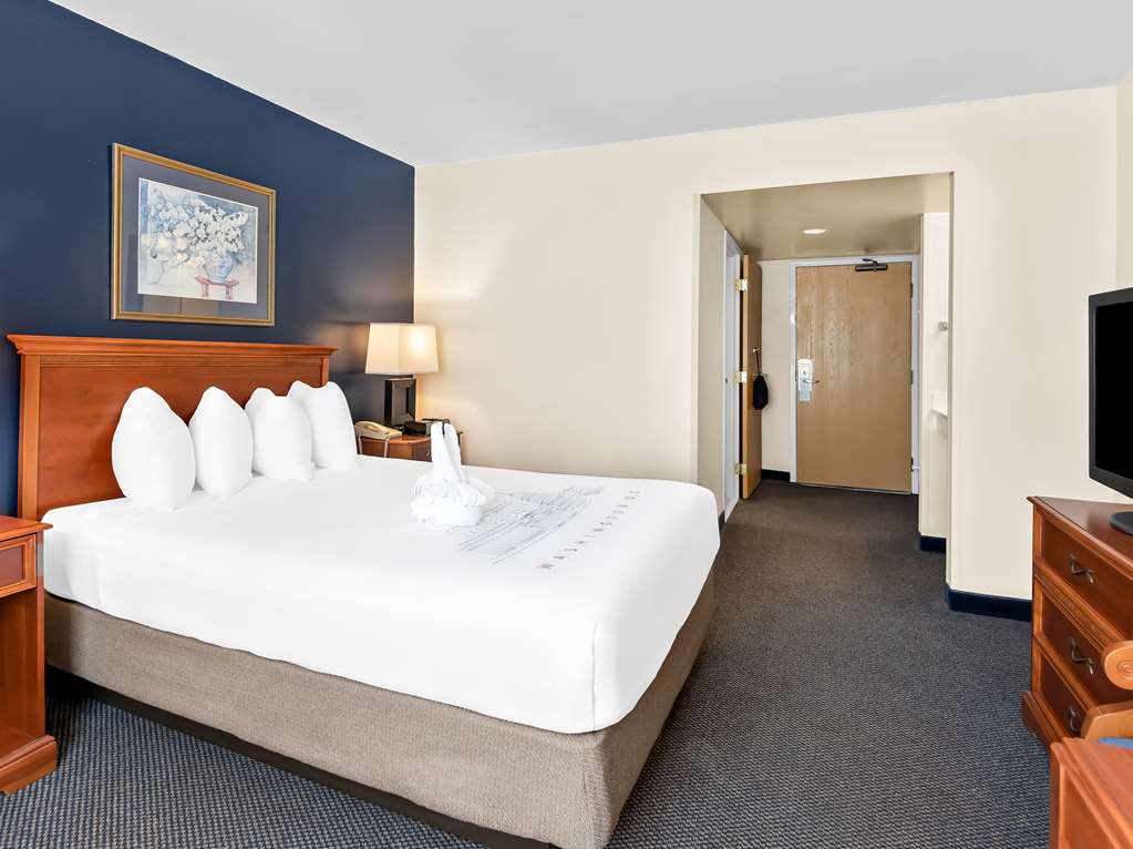 ADA Queen Room 2
