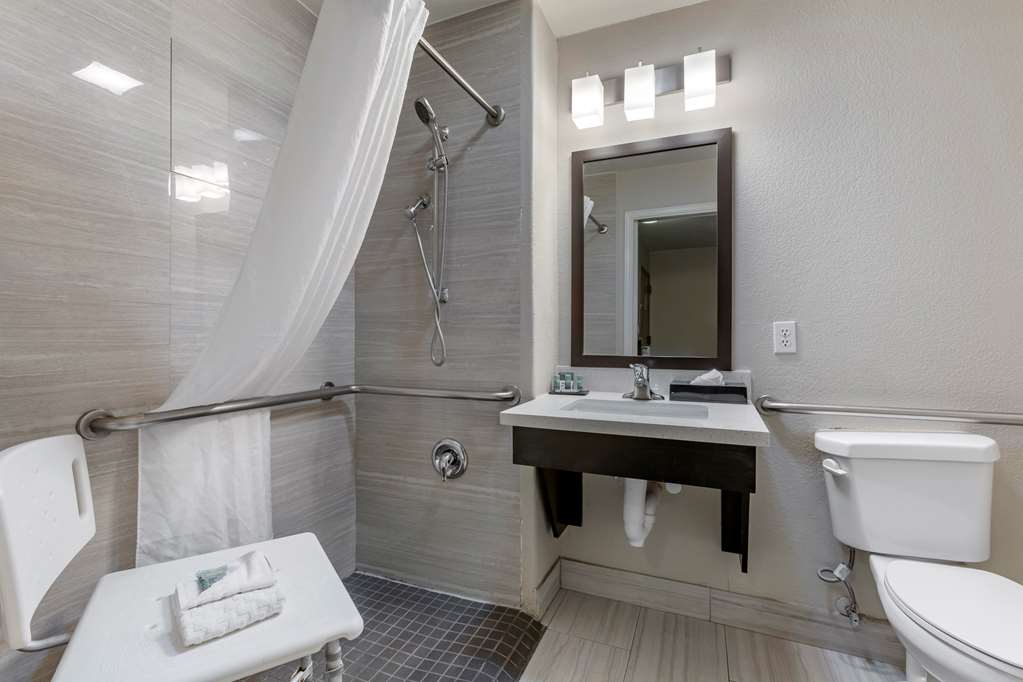 Guest Room Bath