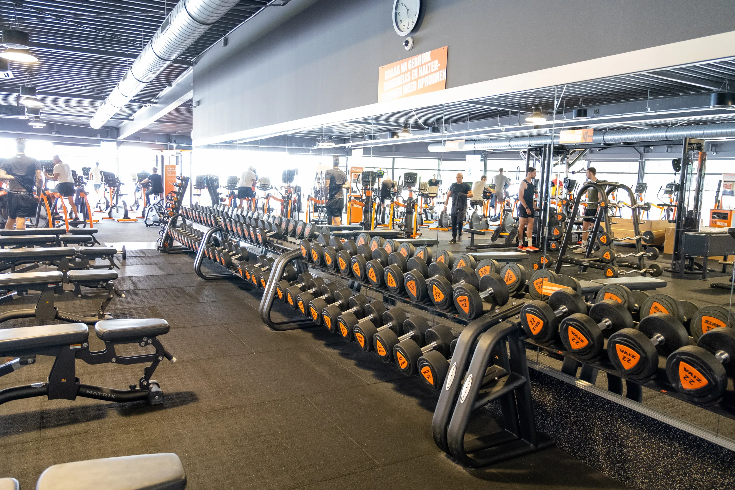 Foto's Basic-Fit 24/7