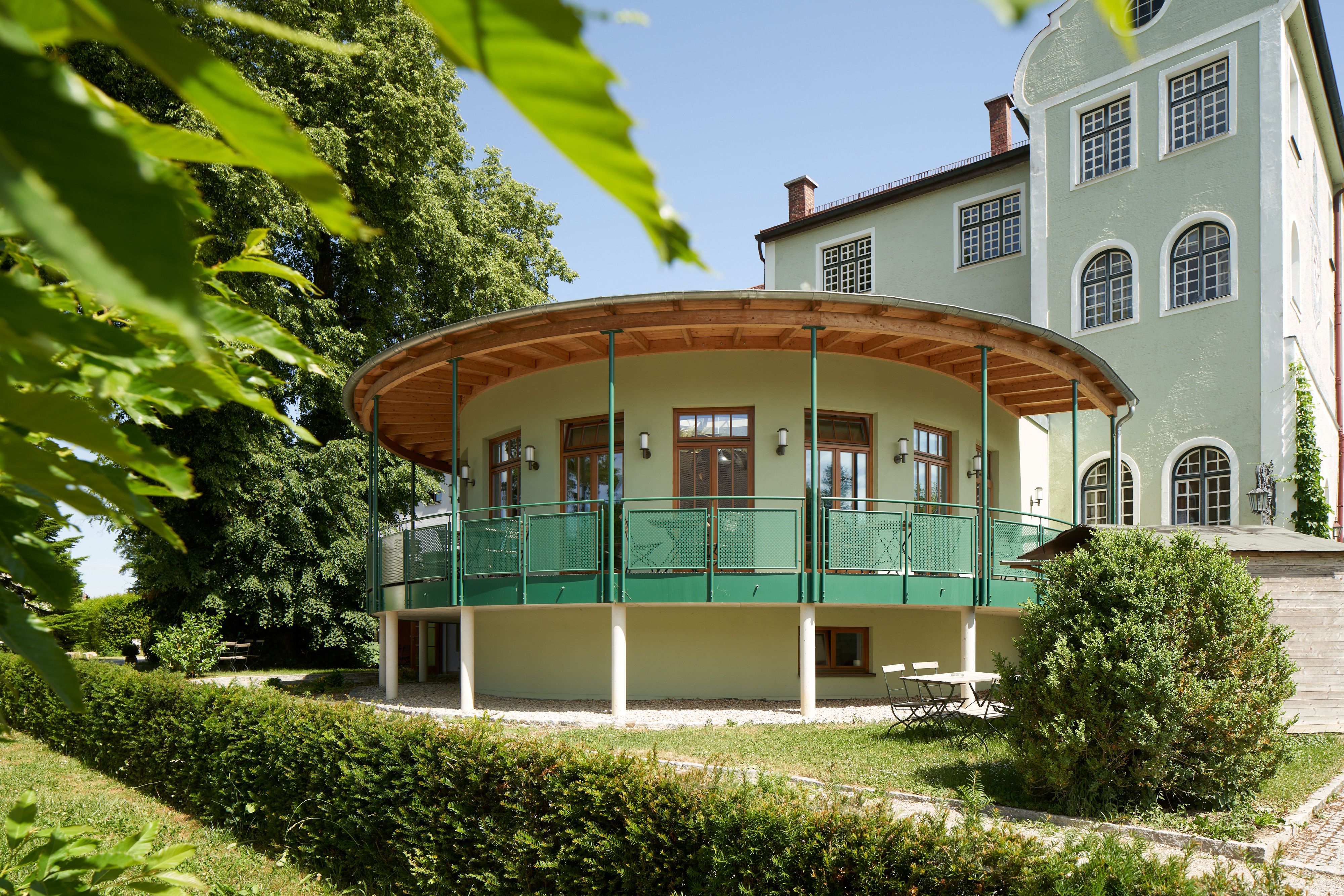 Schreinerei und Fensterbau Schmid, Am Schloßberg 2 in Odelzhausen