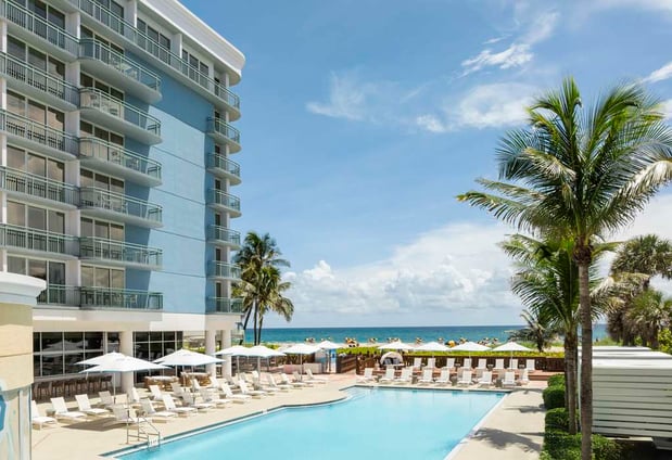 Images The Singer Oceanfront Resort, Curio Collection by Hilton