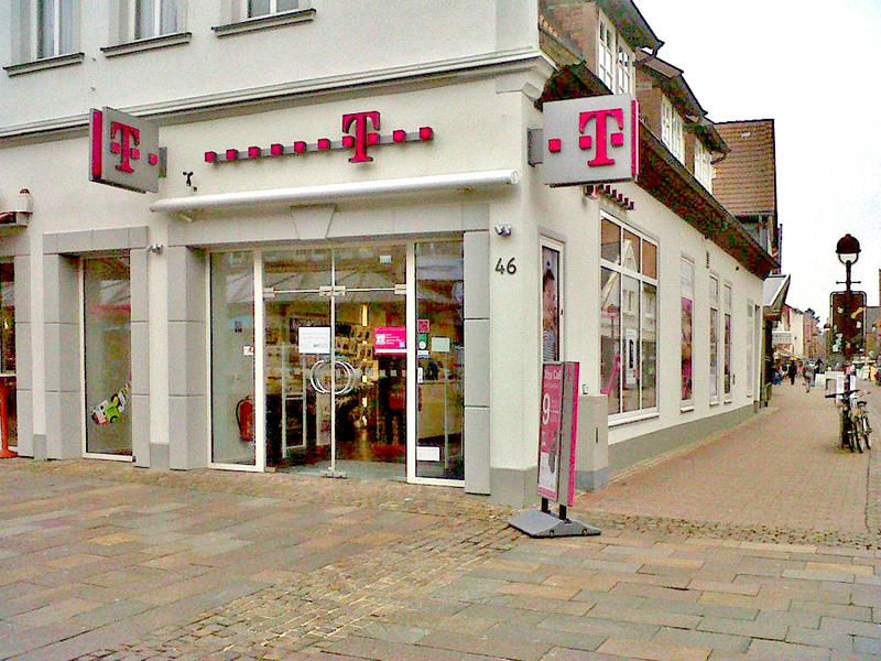 Kundenbild klein 1 Telekom Shop