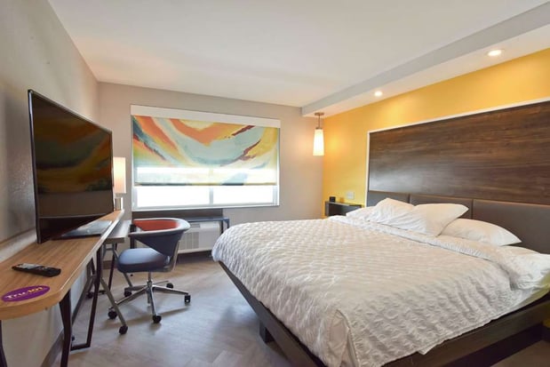 Images Tru by Hilton Lawrence