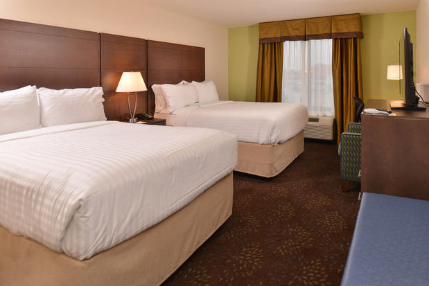 Images Holiday Inn Express & Suites Dearborn SW - Detroit Area by IHG