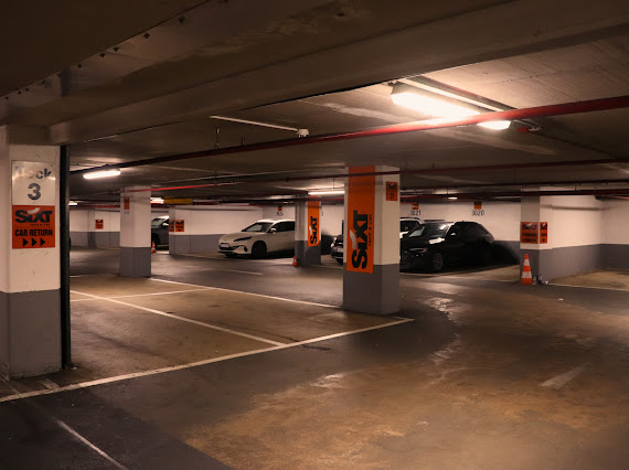 SIXT Autovermietung Köln Zentrum/Maritim Hotel, Heumarkt 20 in Köln