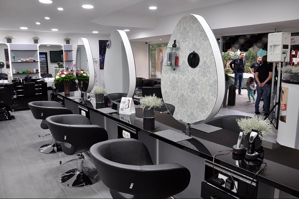 Haar Paradies, Haselnußweg 17 in Köln