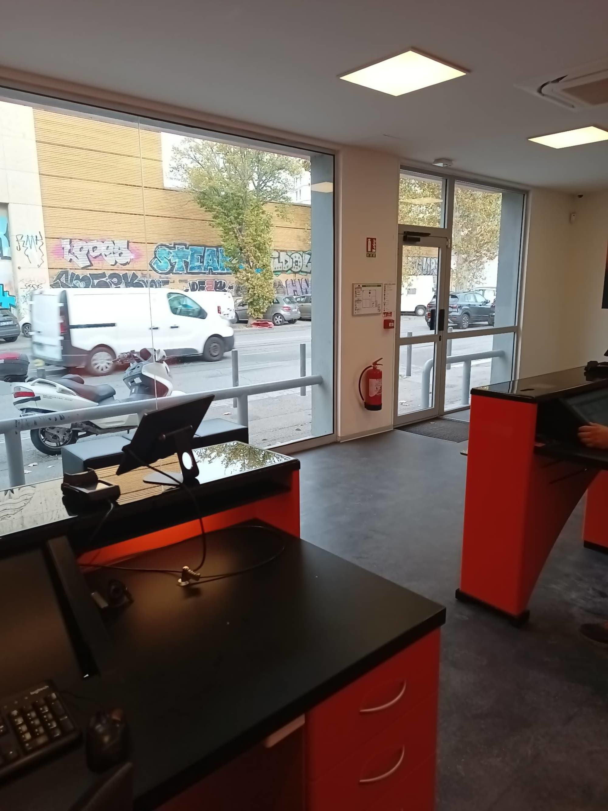 SIXT location voiture et utilitaire Marseille Rabatau SIXT location voiture et utilitaire Marseille Rabatau