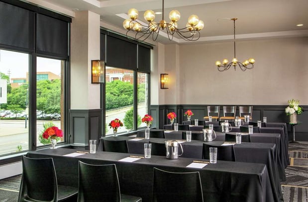 Images DoubleTree by Hilton Youngstown Downtown