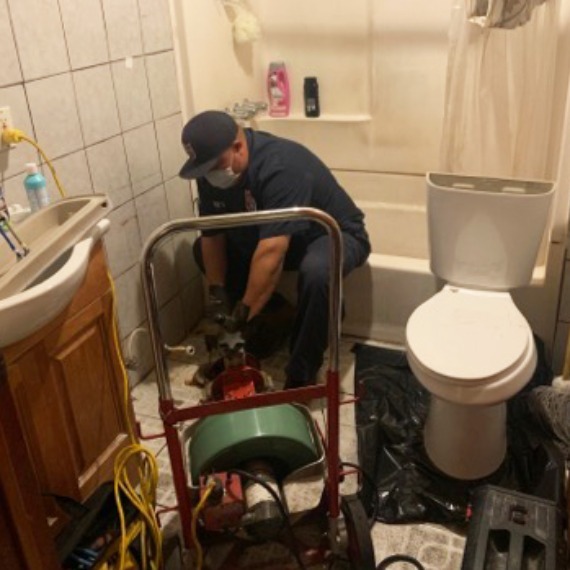 Unclog bathroom and kitchen sinks-CHAVEZ PLUMBING & ROOTER INC Chavez Plumbing & Rooter Inc Paramount (562)333-5262