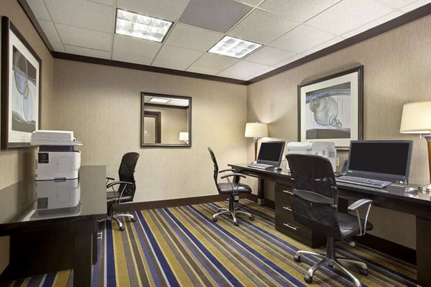 Images Embassy Suites by Hilton St. Louis Airport