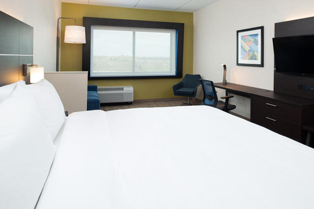 Images Holiday Inn Express & Suites Romeoville - Joliet North by IHG