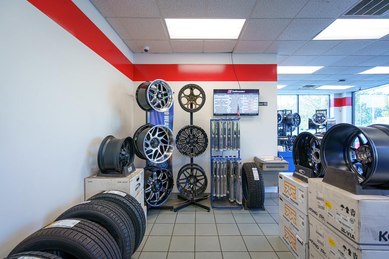 Tire Discounters on 4414 Brandt Pike in Dayton