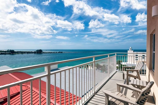 Images Hampton Inn & Suites Clearwater Beach
