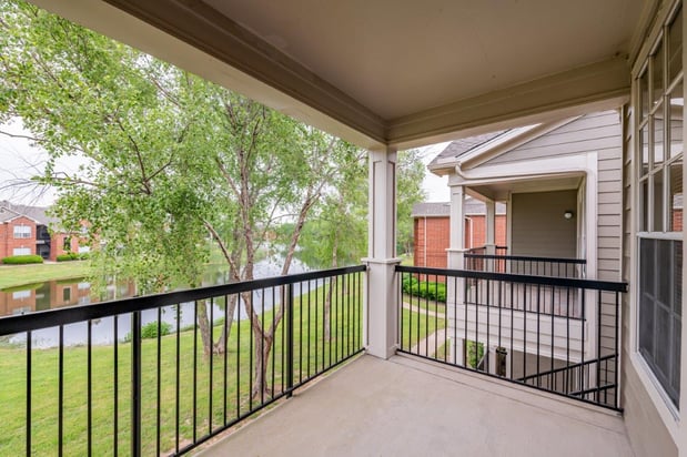 Images Champion Lake Apartment Homes