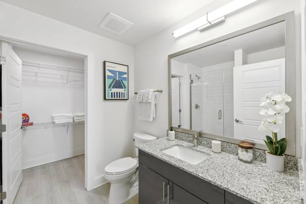 Images Link Apartments® H Street