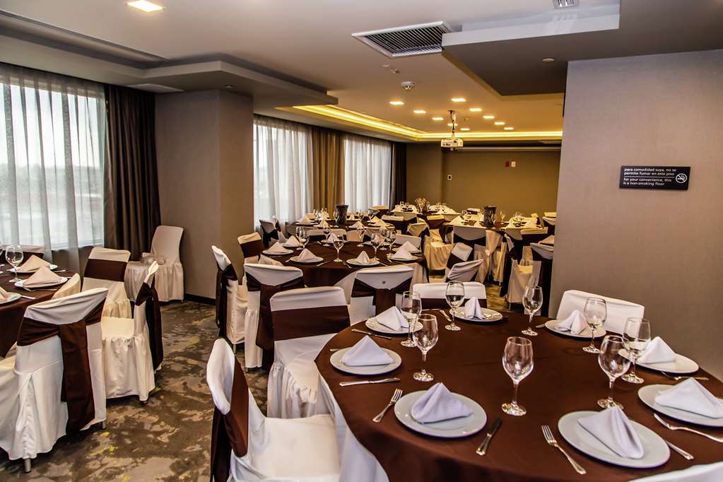 Images Hampton Inn & Suites by Hilton Puebla