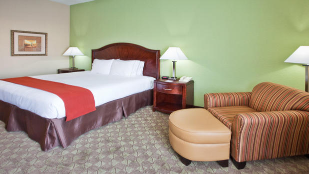 Images Holiday Inn Express Peachtree Corners-Norcross by IHG
