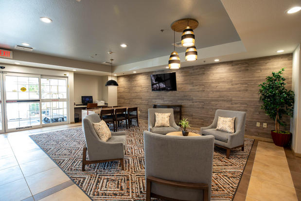 Images Candlewood Suites St. Joseph by IHG