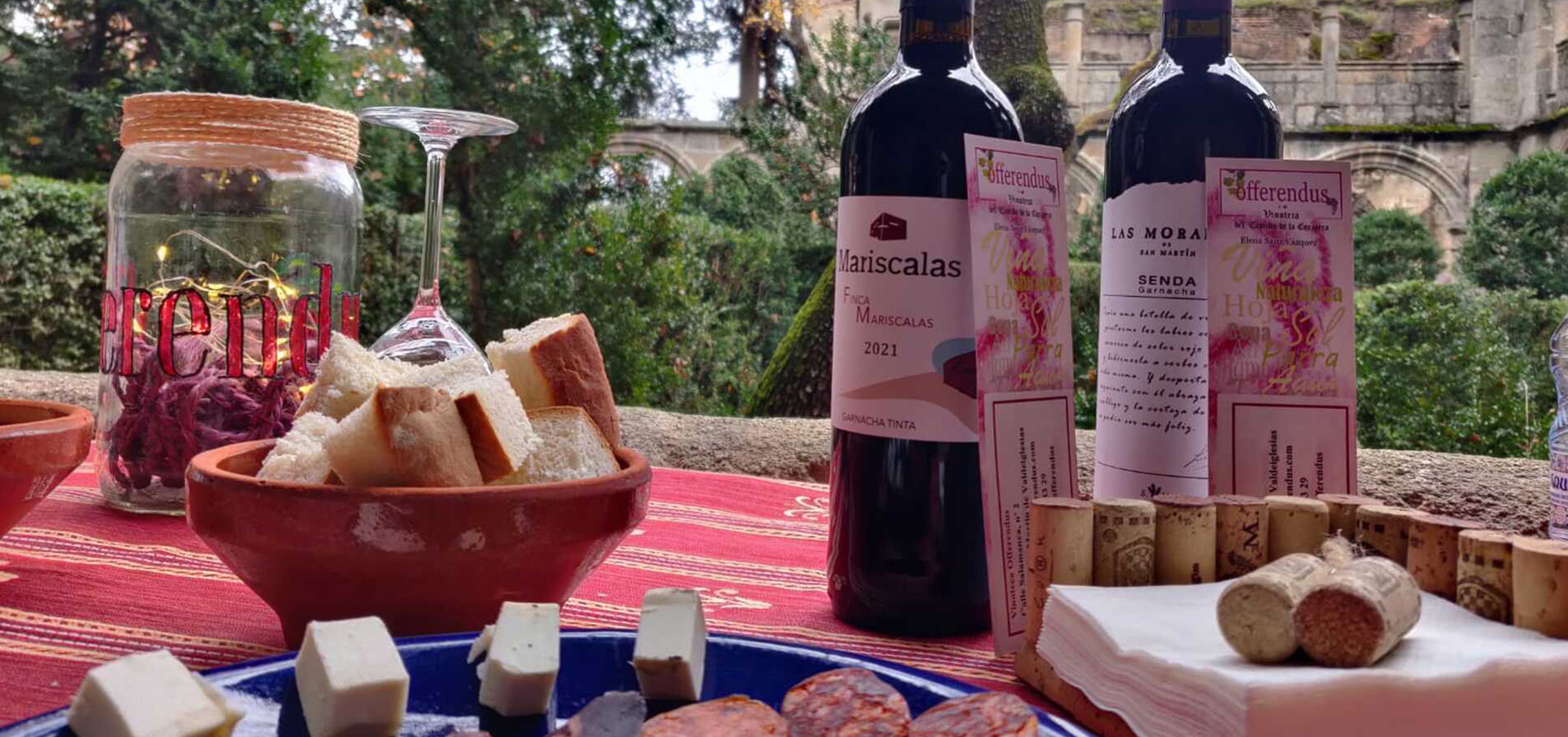 Images Offerendus la vinoteca del castillo de La Coracera