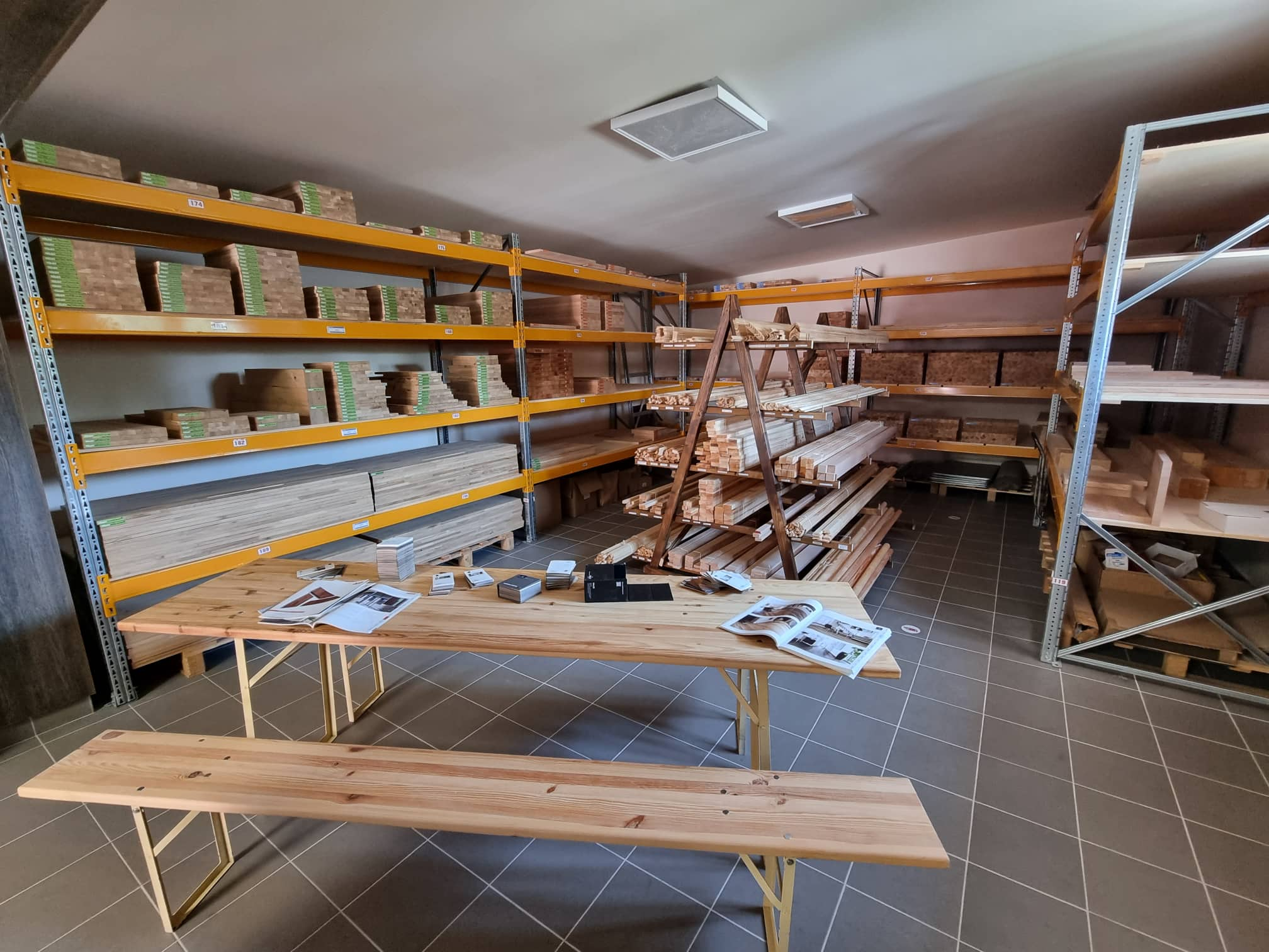 Images OKTOGON-HOLZ KFT Faáru-Épületfa Forgalmazás, Lapszabászat