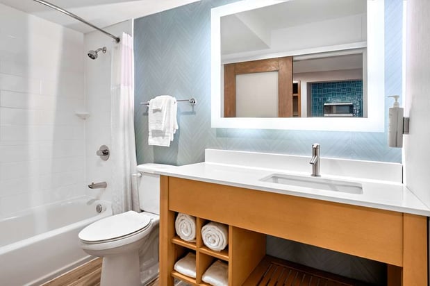 Images Hilton Garden Inn LAX Los Angeles Airport