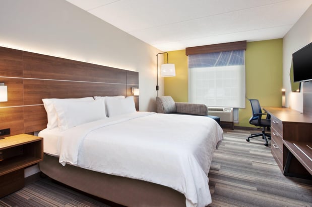 Images Holiday Inn Express & Suites Warrenton by IHG