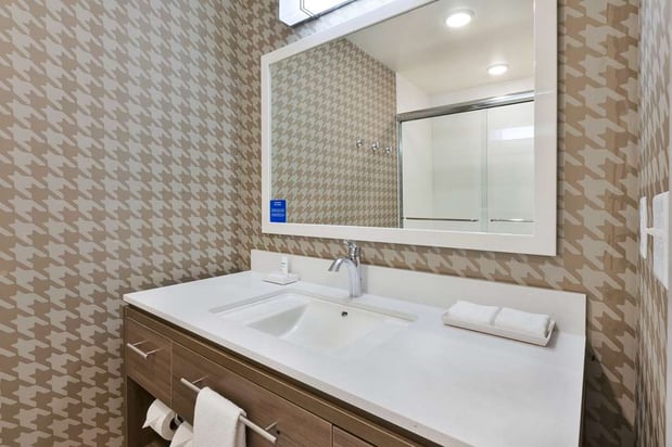 Images Home2 Suites by Hilton Saginaw