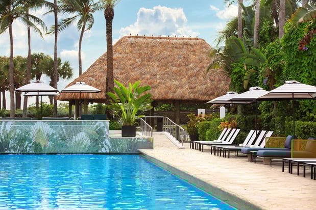 Images Kimpton Surfcomber Hotel by IHG