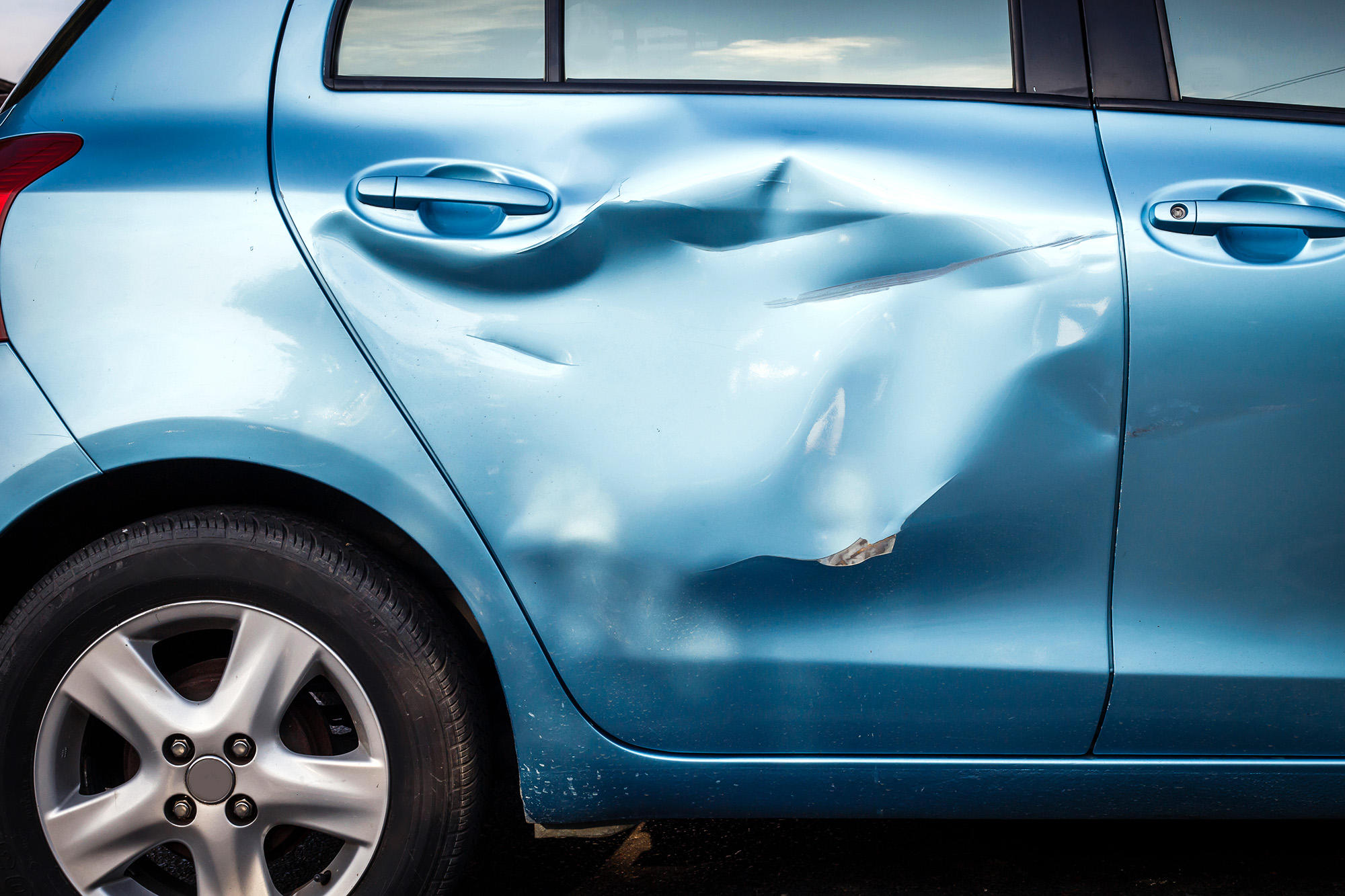 D&amp;A Auto Body Repair Logo