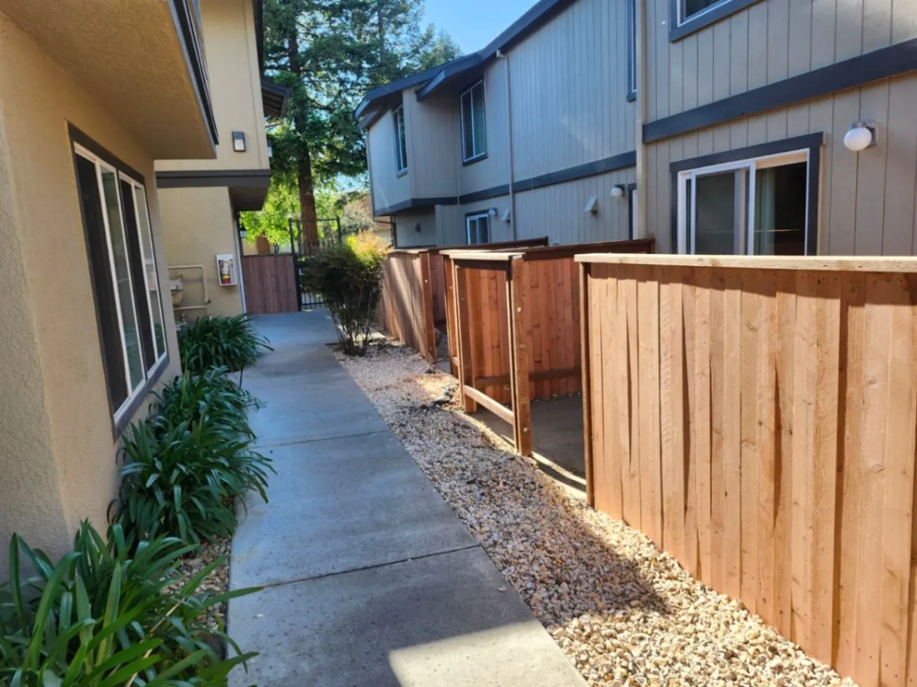 Andrade's Fence INC Image