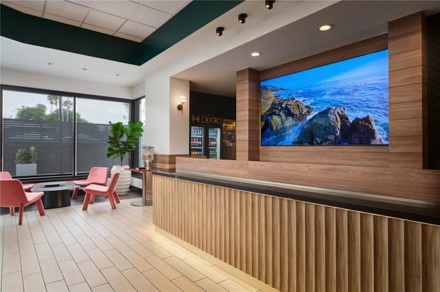 Images The DEXTRO Little Italy, BW Premier Collection