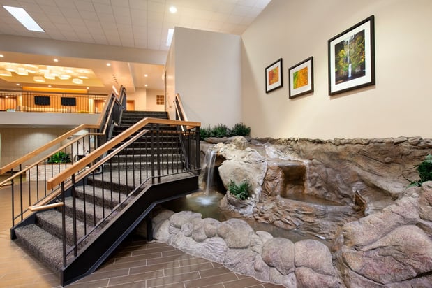 Images Holiday Inn Portland-Airport (I-205) by IHG