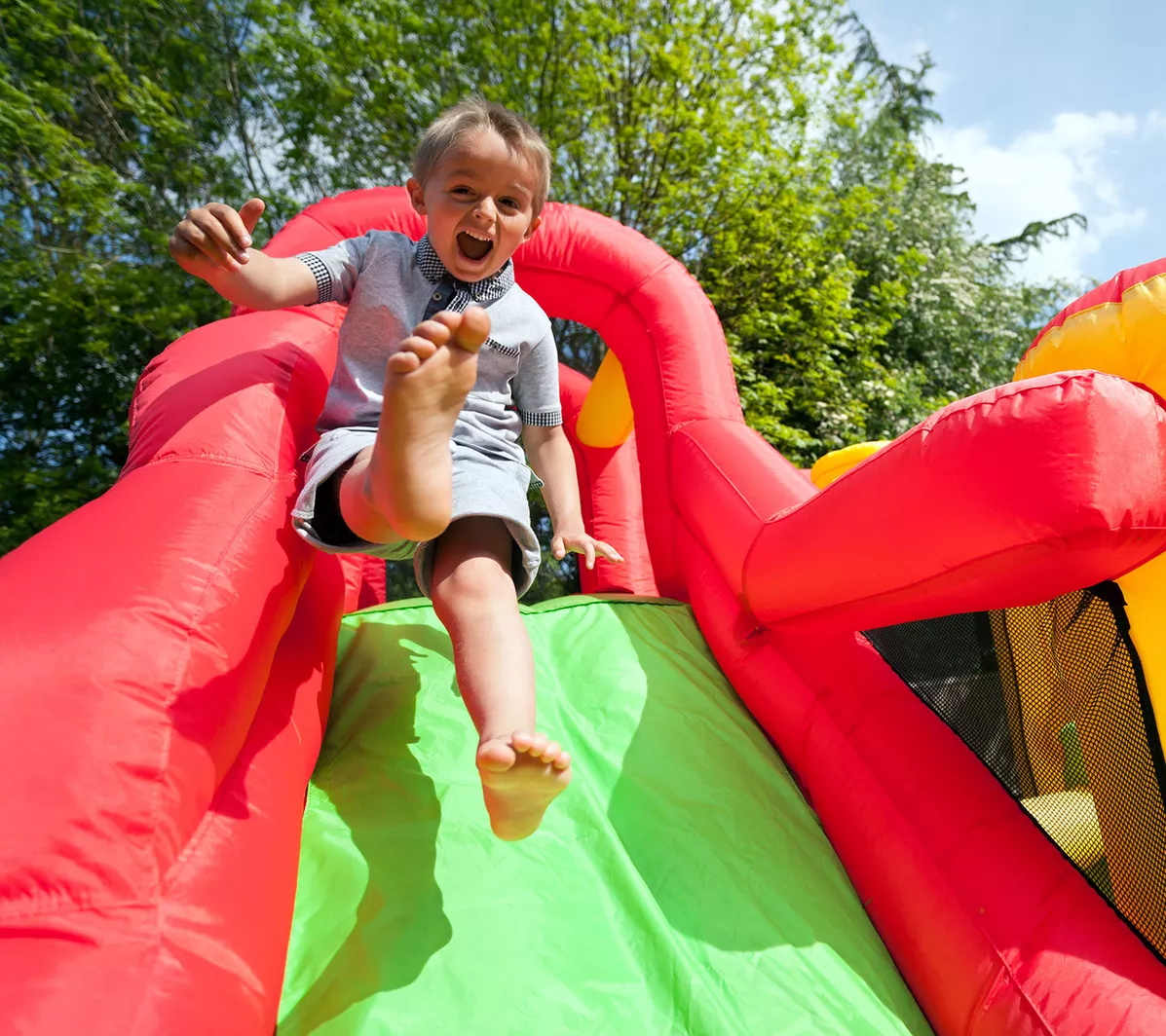 Hüpfburgenland Fun City Micheln, Klietzener Straße 10 in Osternienburger Land