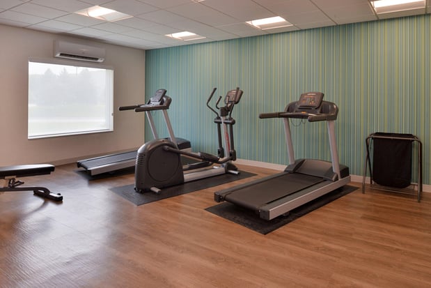 Images Holiday Inn Express & Suites Omaha - 120th And Maple by IHG