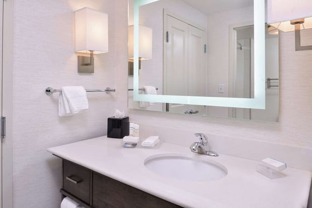 Images Homewood Suites by Hilton Des Moines Airport
