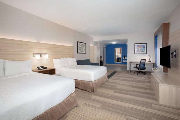 Images Holiday Inn Express & Suites Phoenix - Glendale Sports Dist by IHG