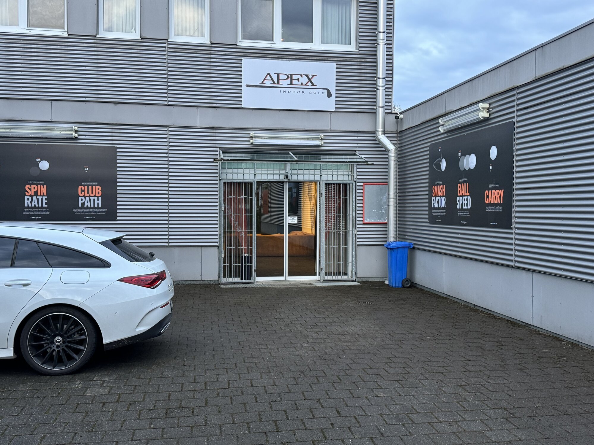 APEX Indoor Golf, Am Weidenbach 23 in Bonn